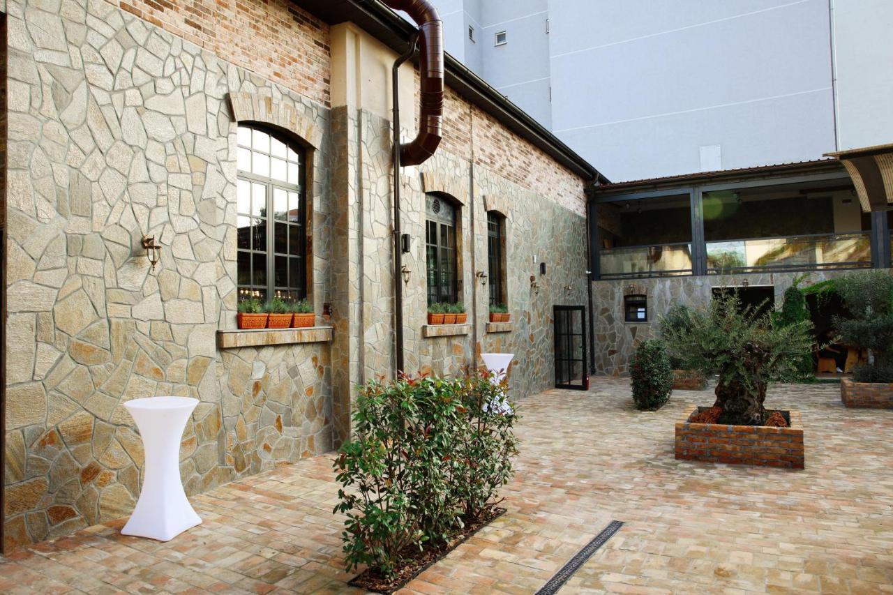 Hotel Livnica Belgrado Exterior foto